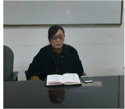(支部书记王祎玲主持会议)