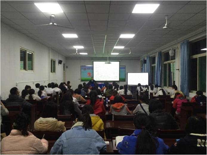 (座谈会现场)